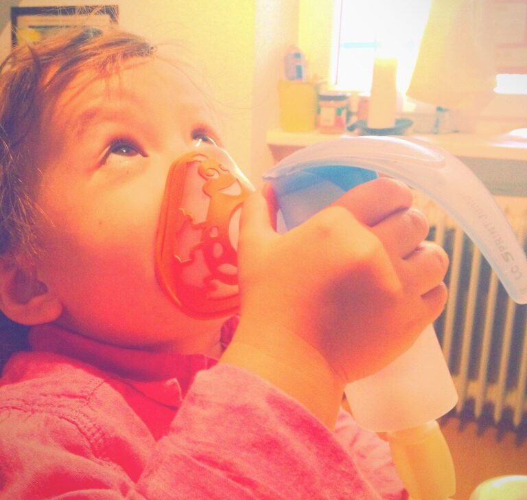 ASTHAMA IN CHILD DR NIRMALA SINGH CHID SPECIALIST KANPUR